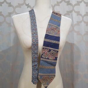 Elegant Blue Paisley and Diamond Patterned Ties